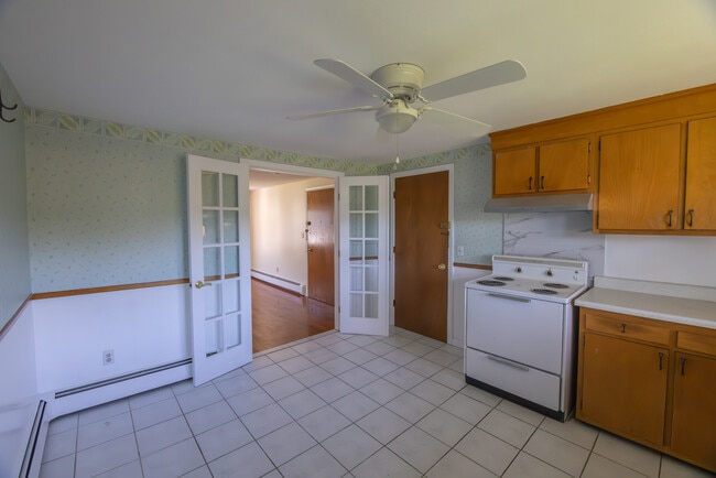 Building Photo - 1 Town House Ln