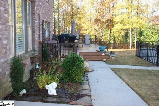 Foto del edificio - 5 bedroom in Greenville SC 29615