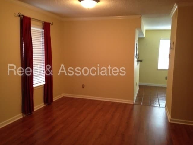 Building Photo - Updated Midtown Condo Near Cooper Young!!!