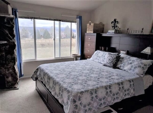 Building Photo - 6315 Golden Willow Dr