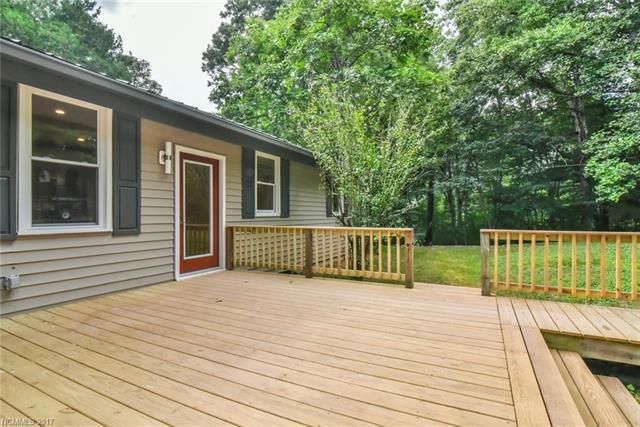 Foto del edificio - Cozy 3 Bedroom 1.5 Bathroom Home Nestled In Black Mountain