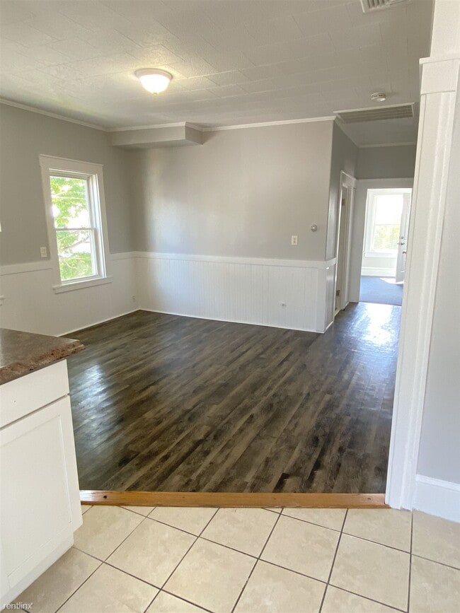 Building Photo - 2 br, 1 bath House - 682 Eastern Ave # C