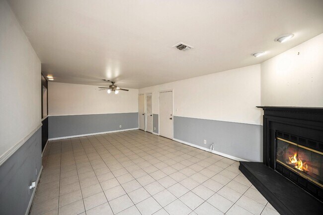 Building Photo - 102 Piccadilly Ln