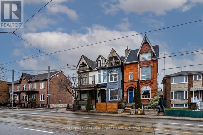 Building Photo - 274 Ossington Ave