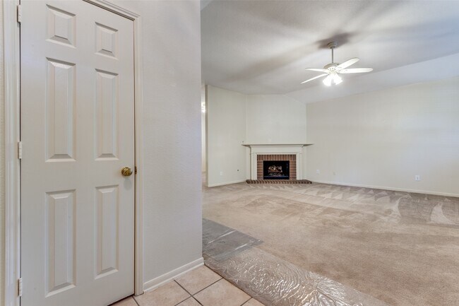 Building Photo - 127 S Winterport Cir