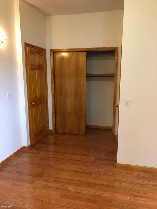 Foto del edificio - 3 br, 2 bath  - 3224 38th St 1