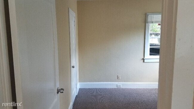 Building Photo - 2 br, 1 bath House - 8114 Taylor Street
