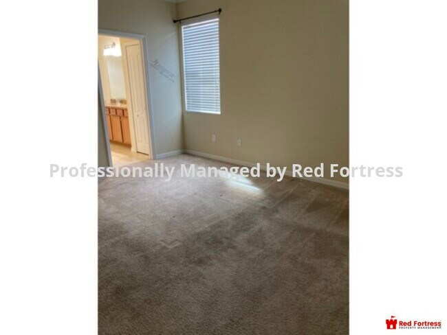 Foto del edificio - Gated community.