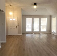 Building Photo - 815 Tifton Ct