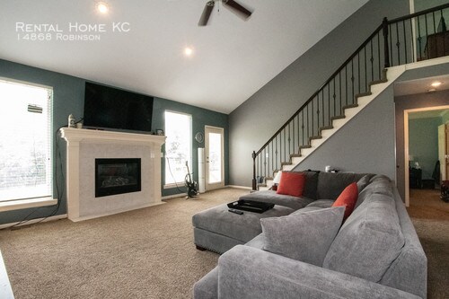Foto del edificio - 14868 Robinson St