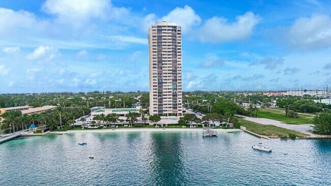 Foto del edificio - 5600 N Flagler Dr