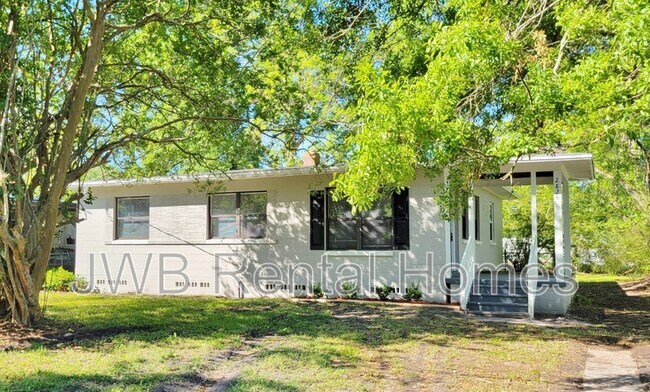 Foto del edificio - 2820 Calloway Cir