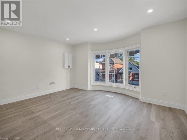 Building Photo - 718 Cannon St E