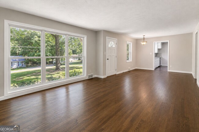 Foto del edificio - 3148 Roberts Rd NW
