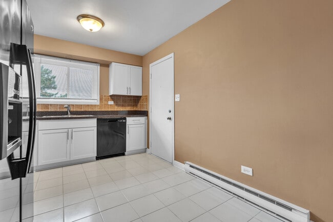 Foto del edificio - 730 Briar Hill Ln