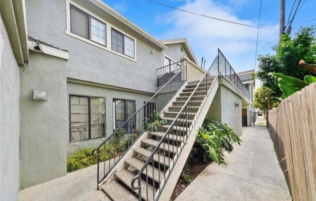 Foto del edificio - 3901 E 11th St