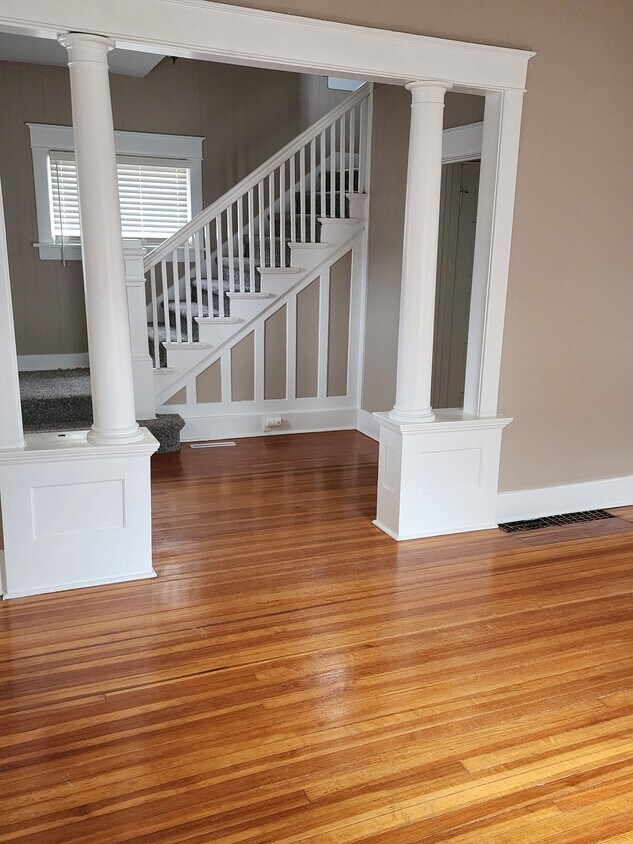 Foto principal - 5336 Walker Ave