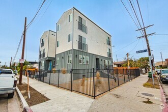 Building Photo - 4807 St Charles Pl