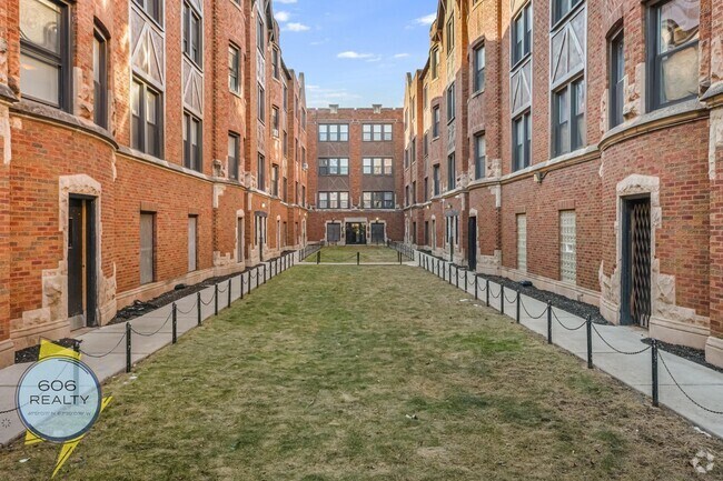 Building Photo - 5248 S Drexel Ave