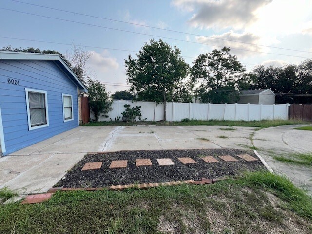 Building Photo - 6001 Pendleton Dr