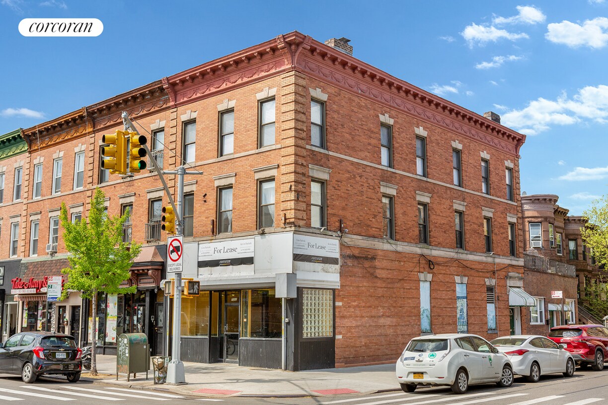 Foto principal - 7002 3rd Ave