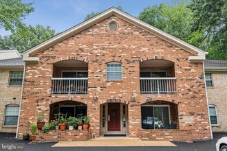 Building Photo - 5900 Cove Landing Rd