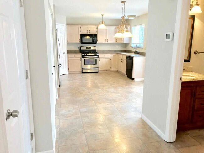 Foto del edificio - 9 Kingsmont Ct
