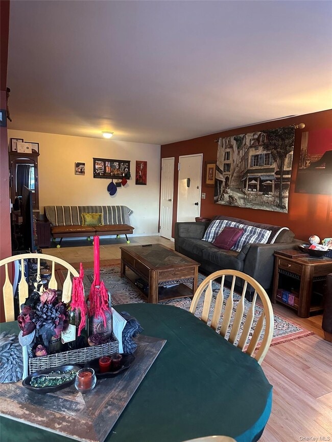 Building Photo - 10 Oakwood Terrace