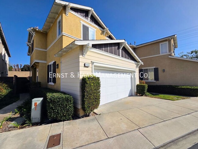 Building Photo - 2931 N Santa Fe Pl