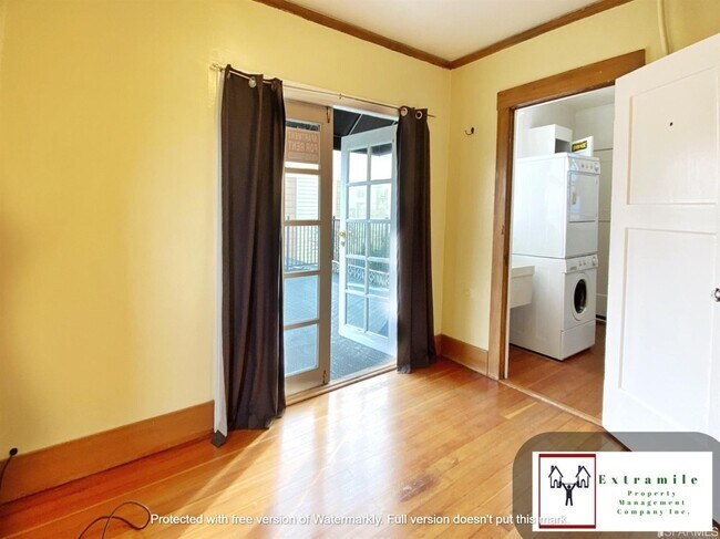 Building Photo - 1300 Rhode Island St