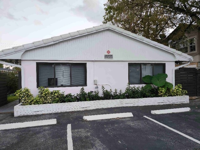 Photo - 700 SE 14th Ct (Fort Lauderdale, FL) Apartment