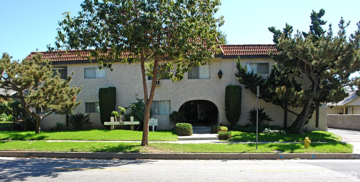 530 Wilson Avenue - 530 Wilson Ave