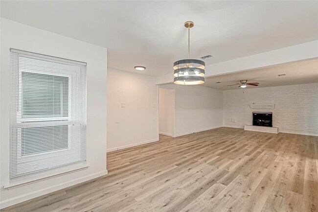 Foto del edificio - 12122 Fairmeadow Dr