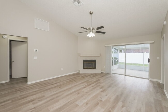 Building Photo - 11110 Bloomington Dr