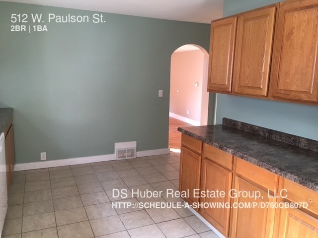 Building Photo - 512 W Paulson St