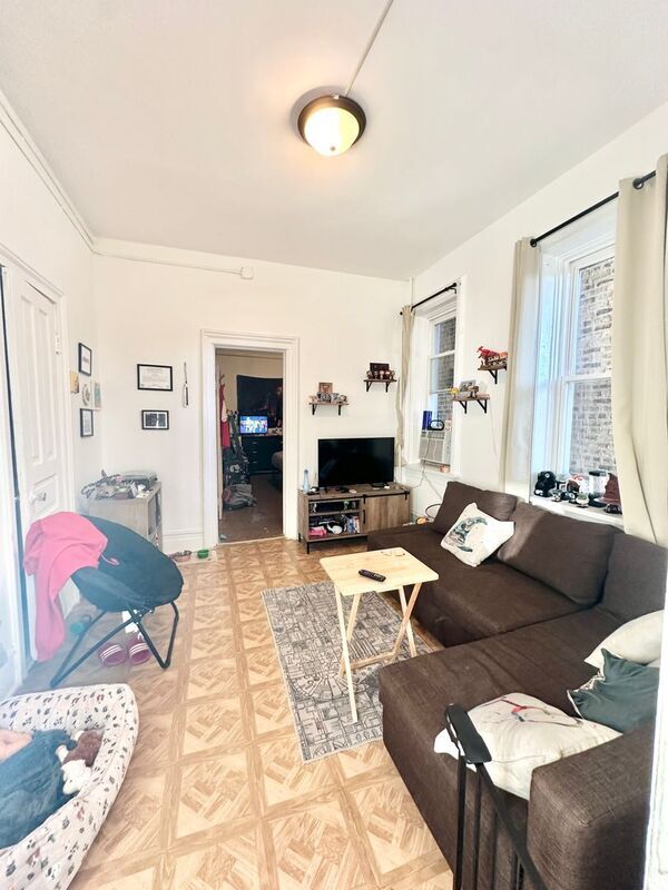 Foto del edificio - 1325 W 18th St