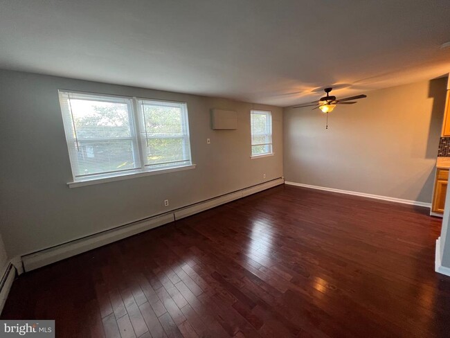 Building Photo - 4431 Aberdale Rd