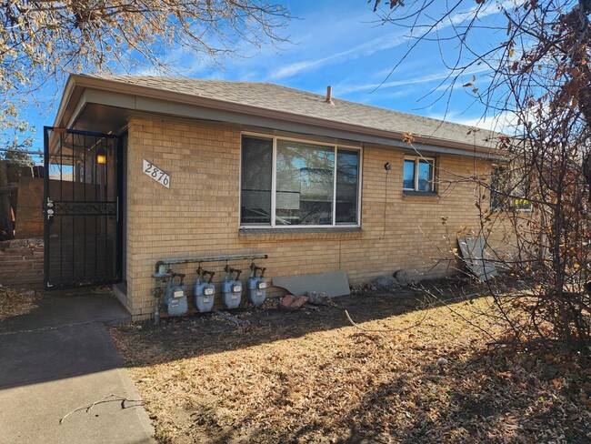 Move In Special offered 2 bedroom with 1 bath - Move In Special offered 2 bedroom with 1 bath Apartment