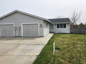 Building Photo - 10275 W Seneca Dr