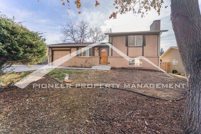 Foto del edificio - Charming Home with Washer/Dryer and Fenced...