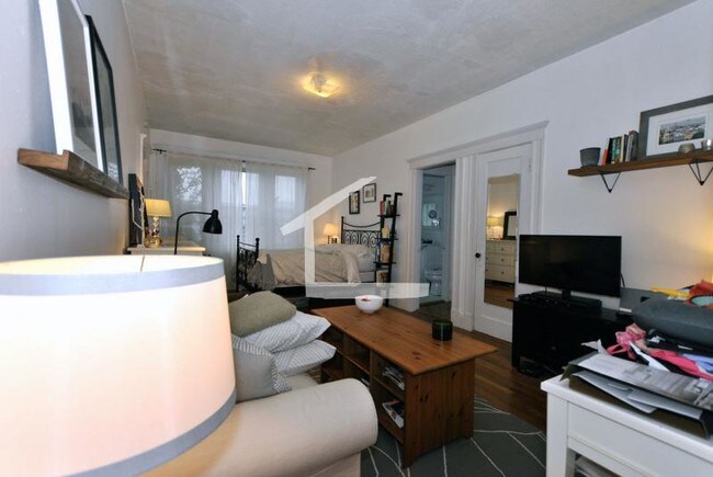 Foto del edificio - 120 Brainerd Rd