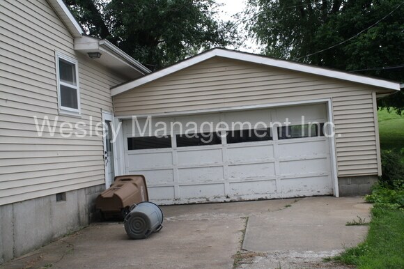 Building Photo - 1223 Mound Dr