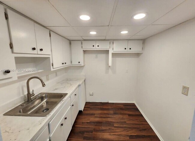 Building Photo - 3061 NW 47th Terrace
