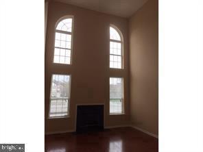Building Photo - 25 Barclay Ct