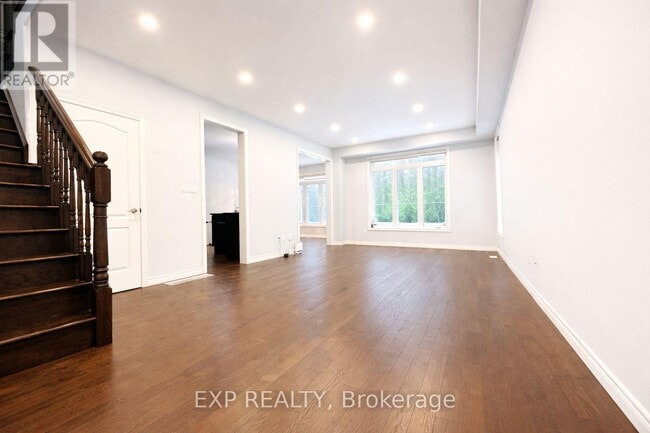 Building Photo - 127 Elmbank Trail