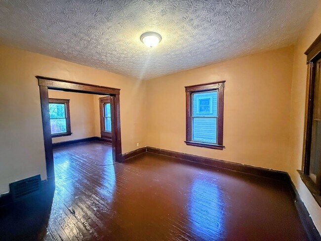 Foto del edificio - 638 Merton Ave