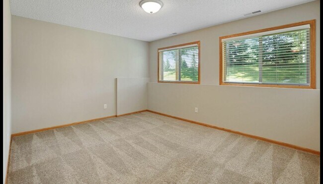 Den - 8437 W 149th St