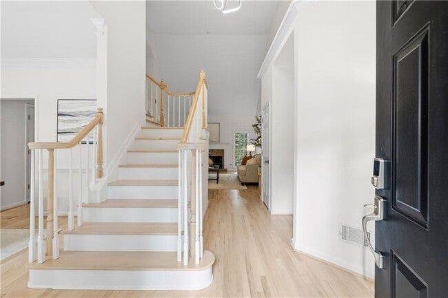 Building Photo - 2530 Wellsley Ln