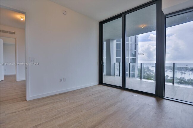 Foto del edificio - 2831 S Bayshore Dr