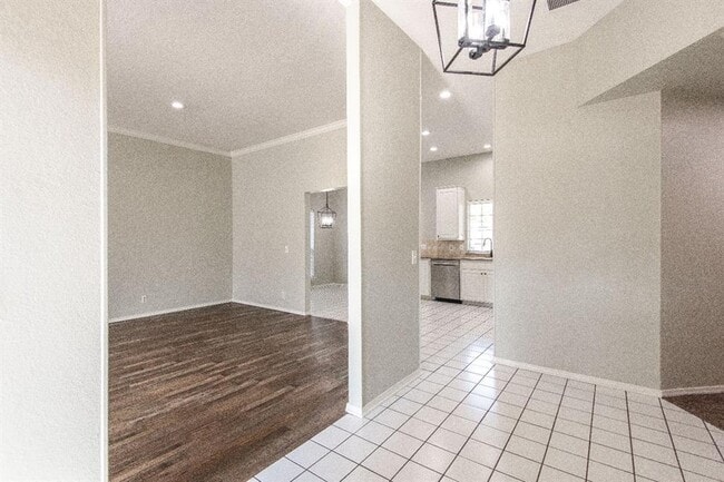 Building Photo - 1828 Courtney Ln